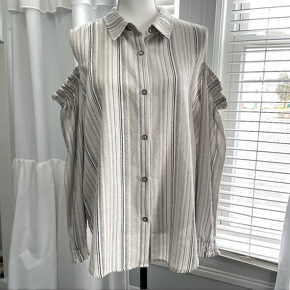 Simply Noelle Button Down Striped Cold Shoulder Blouse Gray L/XL NWT